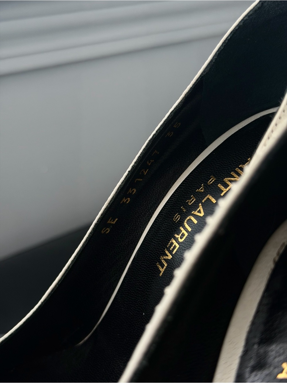Saint Laurent pointed-toe pumps in studs - Picture 2 of 9